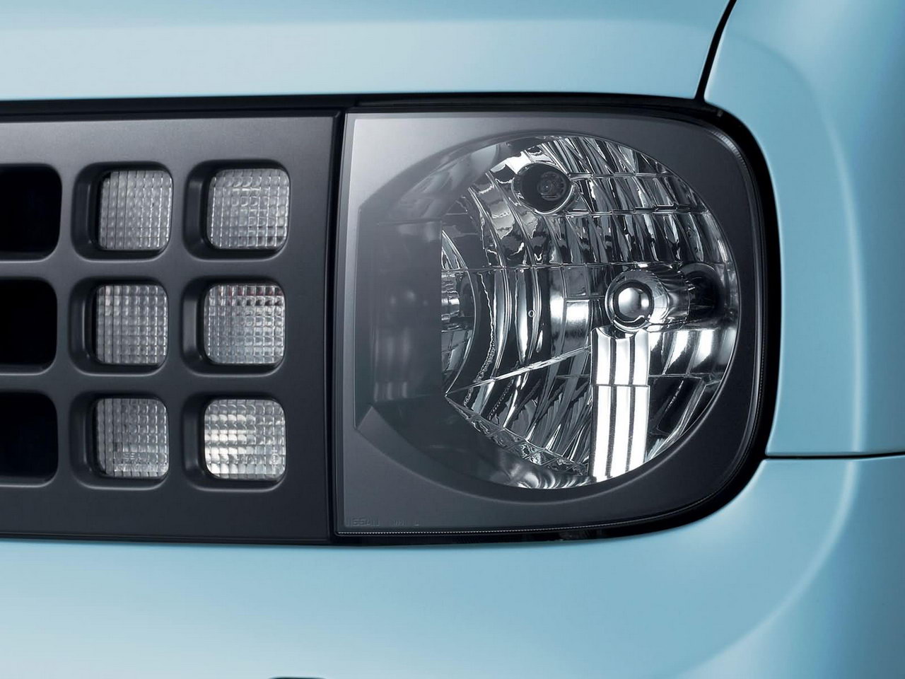 Nissan Cube 2003 025.jpg